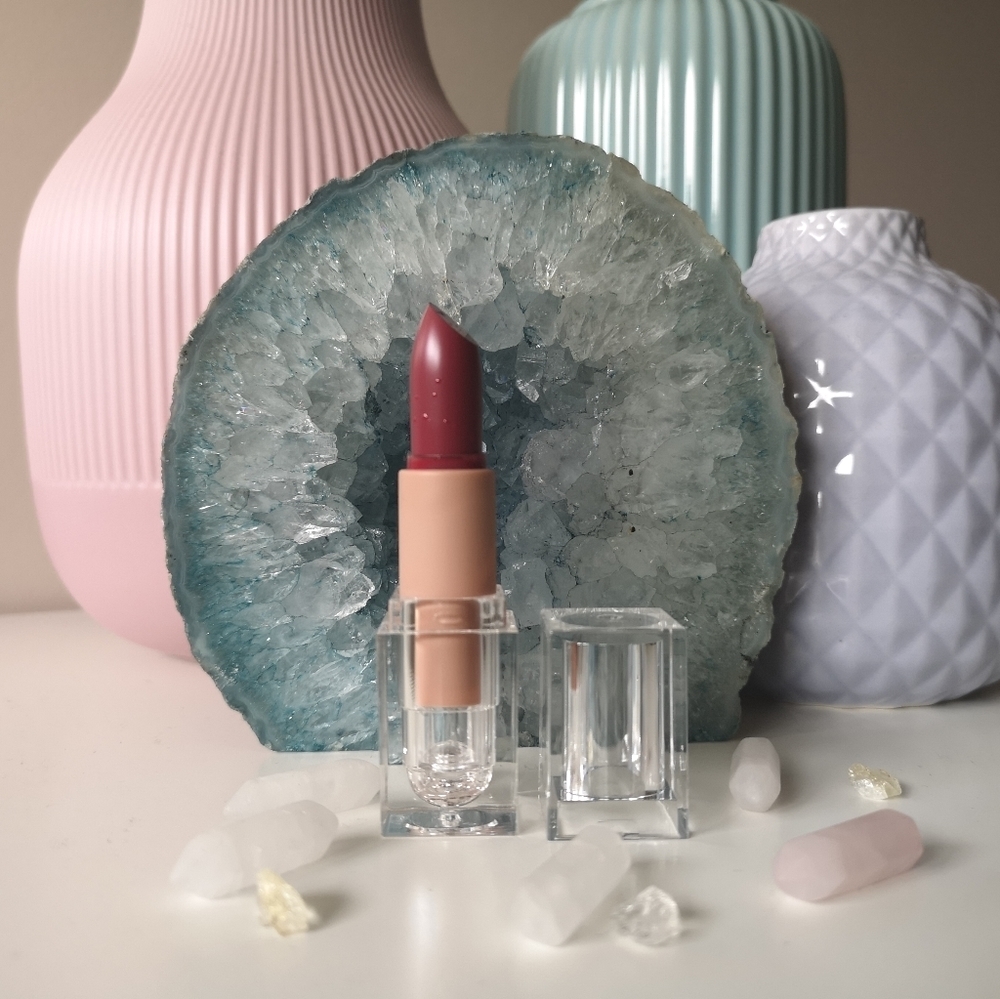 KKW BEAUTY | Pink 6 - Warm Plum crème lipstick